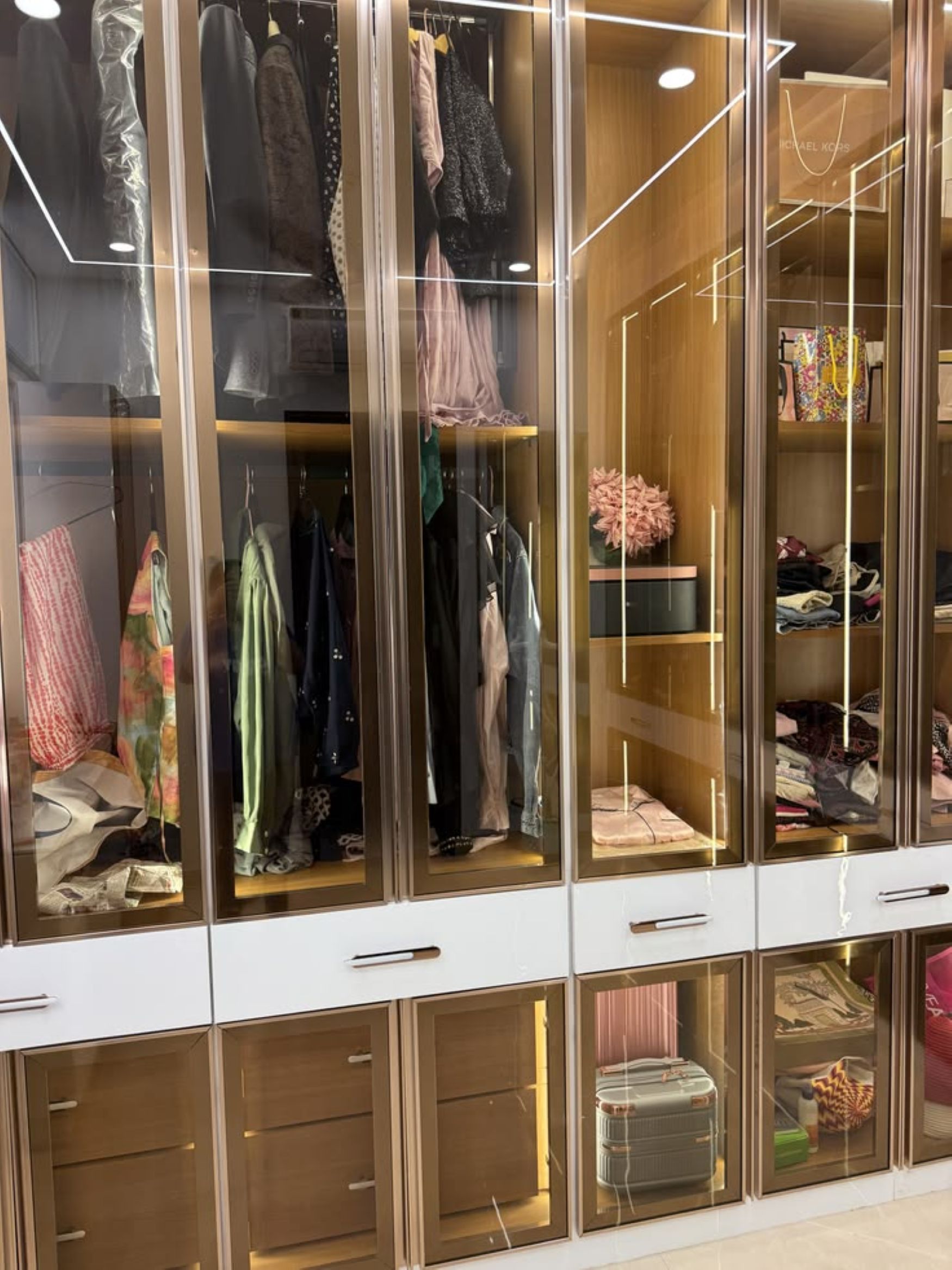Largest Wardrobe Manufacturers In Delhi