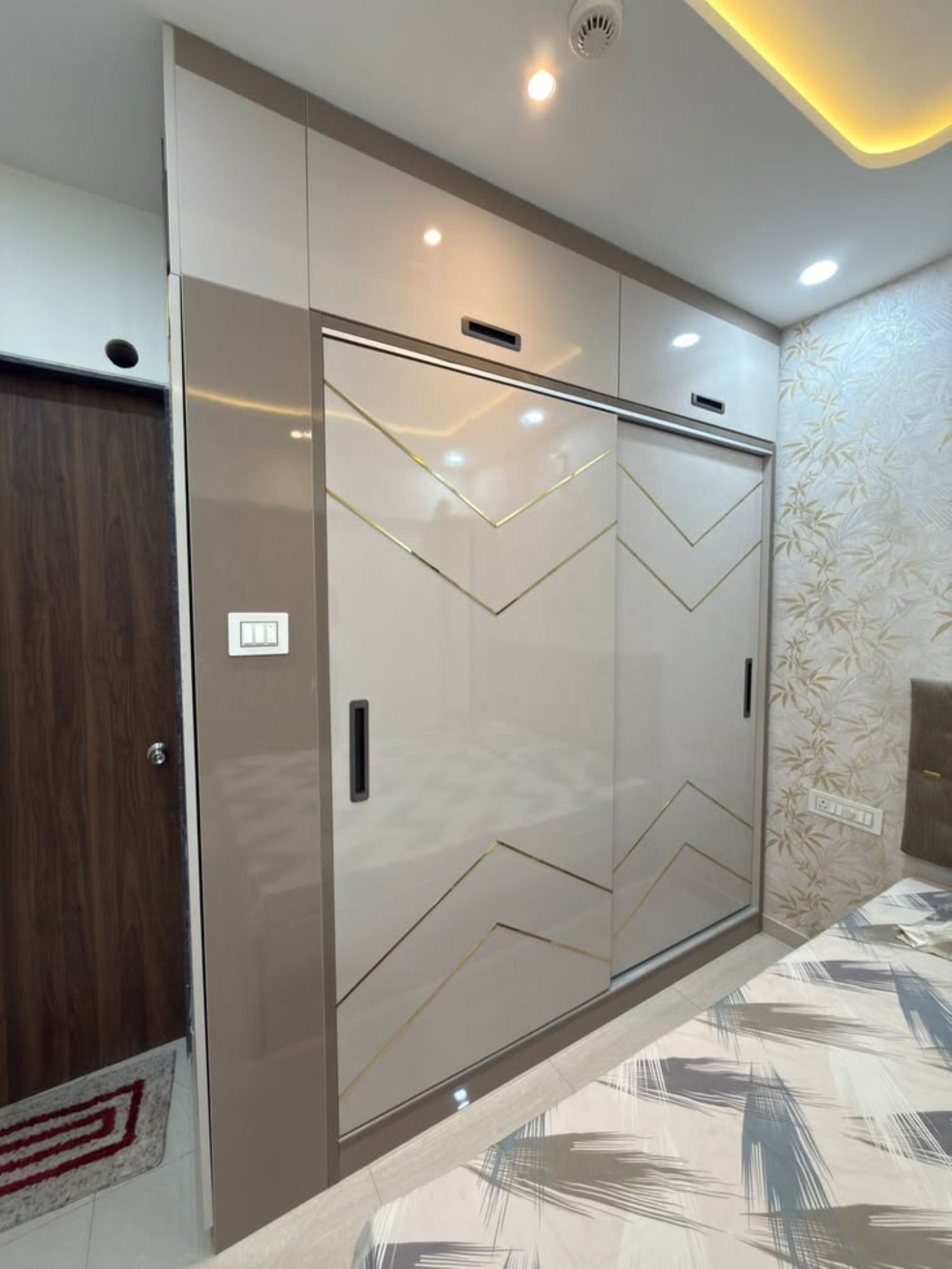 wardrobe sliding1